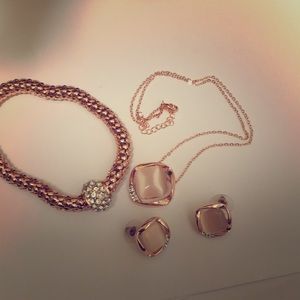 Rose-gold necklace/earrings pierced/bracelet
